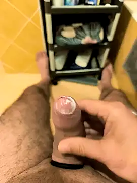 Snapshot of mariopene25 chatting on September 15, 2025, 4:02 am mariopene25 online show from September 15, 2025, 4:02 am