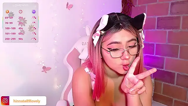 hinnata lovely online show from September 11, 2025, 12:05 pm