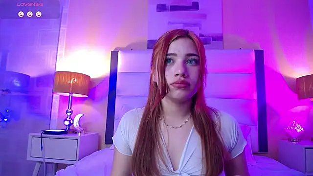 Snapshot of Solara- chatting on October 28, 2025, 7:46 pm Solara- online show from October 28, 2025, 7:46 pm