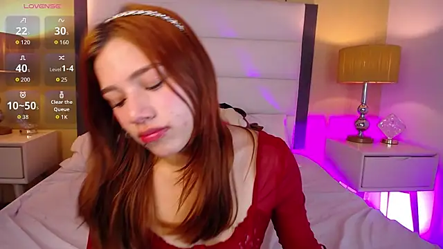 Snapshot of Solara- chatting on September 28, 2025, 5:53 pm Solara- online show from September 28, 2025, 5:53 pm