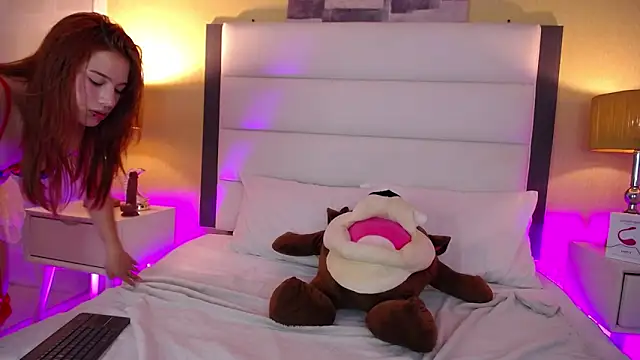 Snapshot of Solara- chatting on September 20, 2025, 7:52 pm Solara- online show from September 20, 2025, 7:52 pm