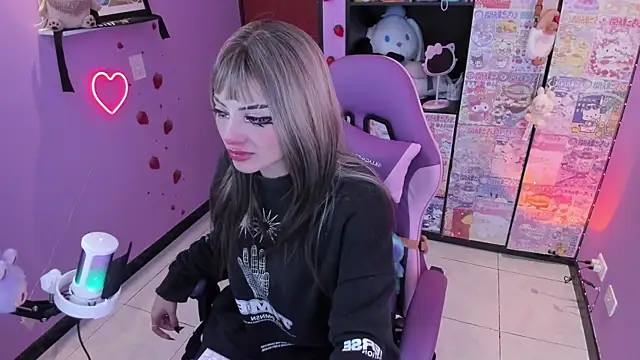 Vero Osb  online show from September 25, 2025, 11:44 pm