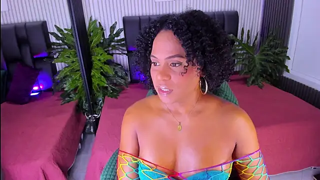 Snapshot of AriebonyBrooke chatting on October 3, 2025, 11:45 am AriebonyBrooke online show from October 3, 2025, 11:45 am