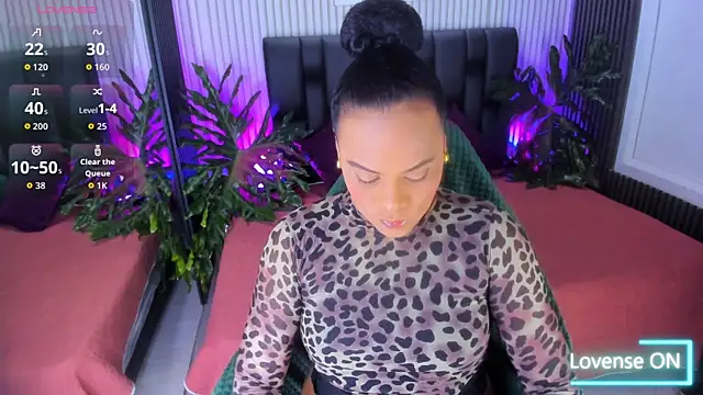 Snapshot of AriebonyBrooke chatting on October 25, 2025, 11:42 am AriebonyBrooke online show from October 25, 2025, 11:42 am