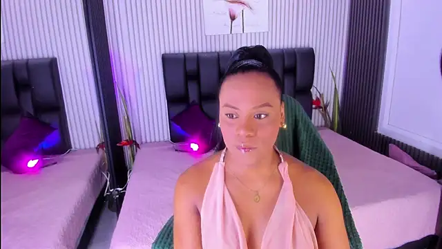 Snapshot of AriebonyBrooke chatting on September 23, 2025, 11:39 am AriebonyBrooke online show from September 23, 2025, 11:39 am