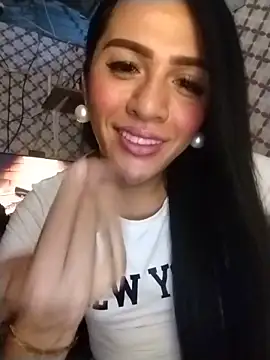 enoria1992 online show from May 21, 2026, 2:47 pm