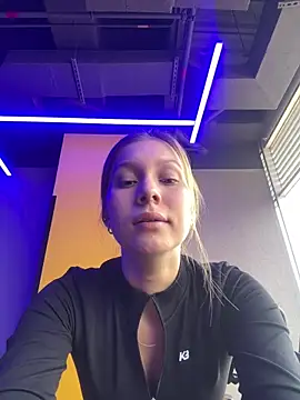 Nikii   online show from April 9, 2026, 4:57 pm