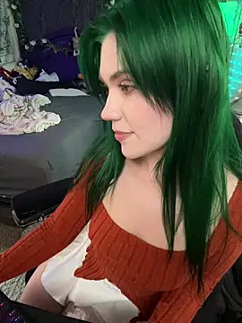 littlelune online show from April 30, 2026, 8:57 pm