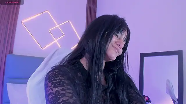 Miiaa jones online show from February 25, 2026, 1:44 pm