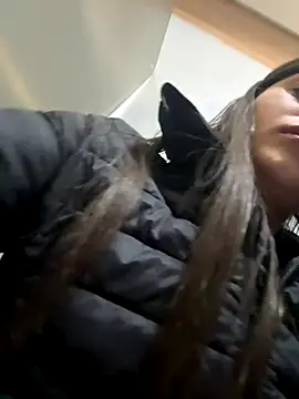 Isabella21  online show from November 8, 2025, 11:19 pm