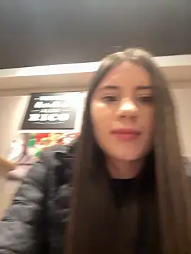 Snapshot of Isabella21_ chatting on October 15, 2025, 11:24 pm Isabella21 online show from October 15, 2025, 11:24 pm