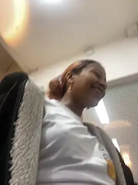 LorenBeiker- online show from October 1, 2025, 11:58 am