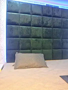 BeccaReedd online show from September 19, 2025, 2:59 am