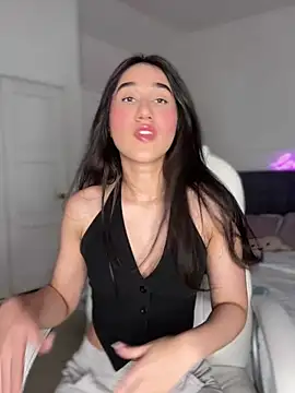 Snapshot of julieta_jhonss chatting on February 6, 2026, 3:35 am julieta jhonss online show from February 6, 2026, 3:35 am