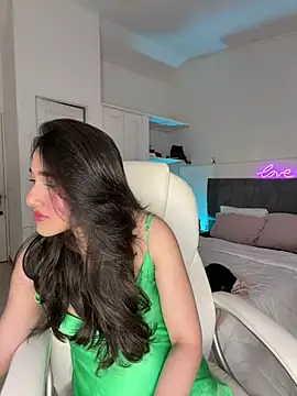 julieta jhonss online show from May 22, 2026, 2:53 am
