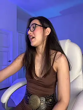 Snapshot of julieta_jhonss chatting on October 6, 2025, 2:13 am julieta jhonss online show from October 6, 2025, 2:13 am