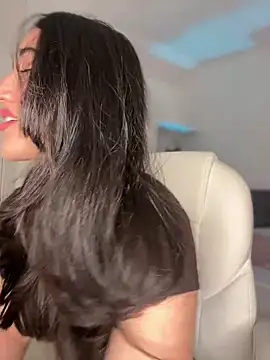 Snapshot of julieta_jhonss chatting on March 5, 2026, 1:57 am julieta jhonss online show from March 5, 2026, 1:57 am