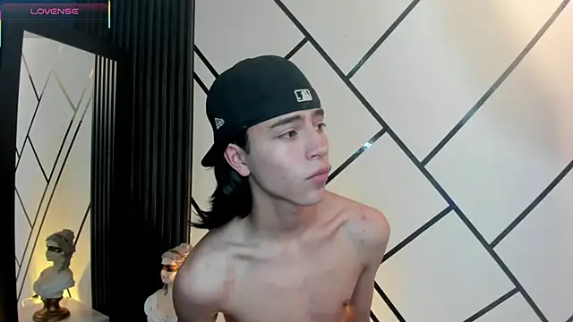 Christopher 77 online show from September 15, 2025, 4:07 pm