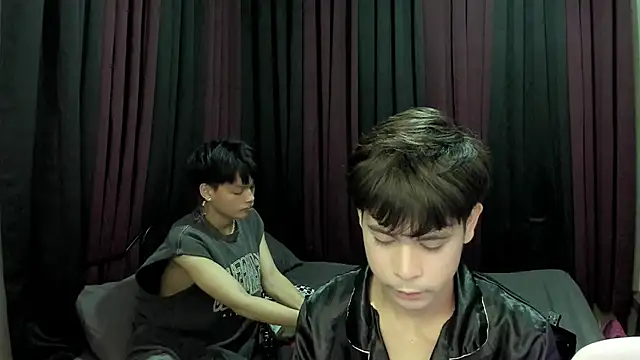 hotfreshdior online show from November 30, 2025, 4:41 pm