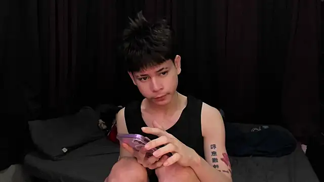 hotfreshdior online show from February 2, 2026, 5:01 pm