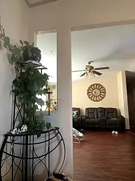 Snapshot of edddy23 chatting on October 22, 2025, 4:50 pm edddy23 online show from October 22, 2025, 4:50 pm