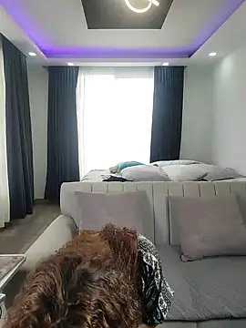 Snapshot of evasweett__ chatting on February 15, 2026, 4:50 pm evasweett online show from February 15, 2026, 4:50 pm