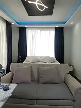 evasweett   online show from April 12, 2026, 2:42 pm