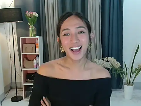payatitaxxx online show from May 6, 2026, 1:26 pm