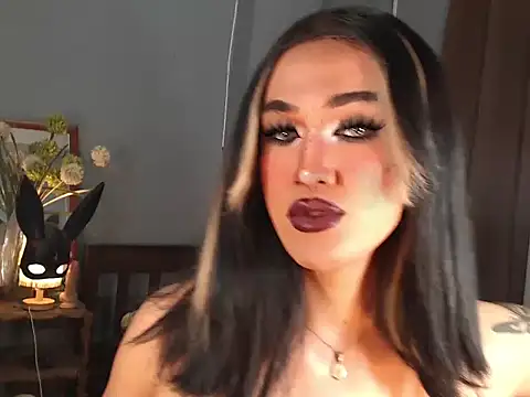 AleinaCroft online show from October 9, 2025, 6:58 am