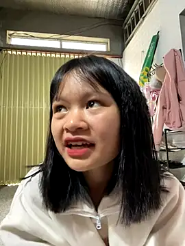 Snapshot of Daisy018 chatting on October 29, 2025, 3:05 am Daisy018 online show from October 29, 2025, 3:05 am