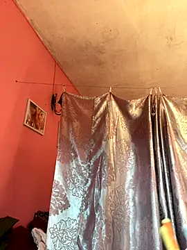 Snapshot of Daisy018 chatting on September 19, 2025, 1:42 am Daisy018 online show from September 19, 2025, 1:42 am