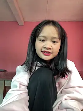 Daisy018 online show from September 10, 2025, 2:32 am