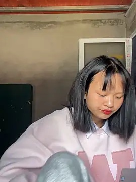 Snapshot of Daisy018 chatting on October 30, 2025, 3:05 am Daisy018 online show from October 30, 2025, 3:05 am