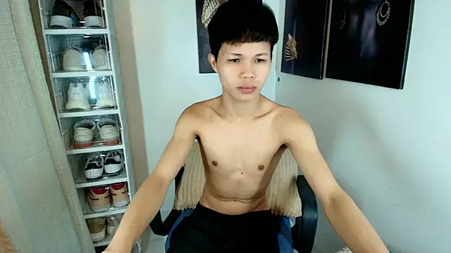 Snapshot of crazyasiantwink chatting on October 26, 2025, 5:46 pm crazyasiantwink online show from October 26, 2025, 5:46 pm