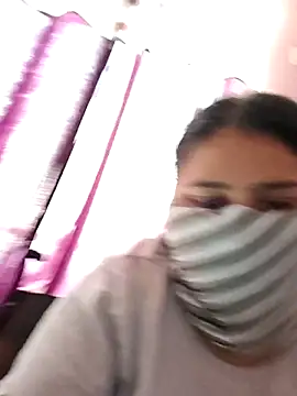 ShreyaIslive online show from October 26, 2025, 2:01 am