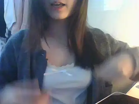 Linzly online show from November 19, 2025, 2:22 am