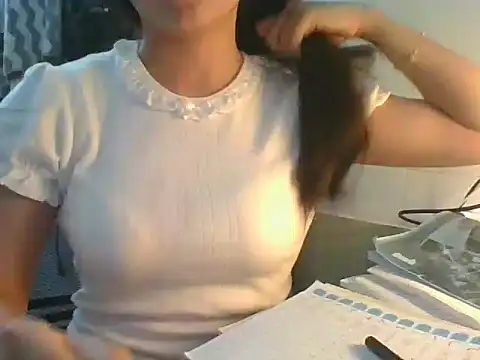 Linzly online show from October 6, 2025, 4:41 pm