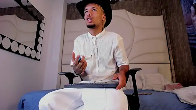 Snapshot of Thiagoferreti chatting on September 9, 2025, 3:38 am Thiagoferreti online show from September 9, 2025, 3:38 am