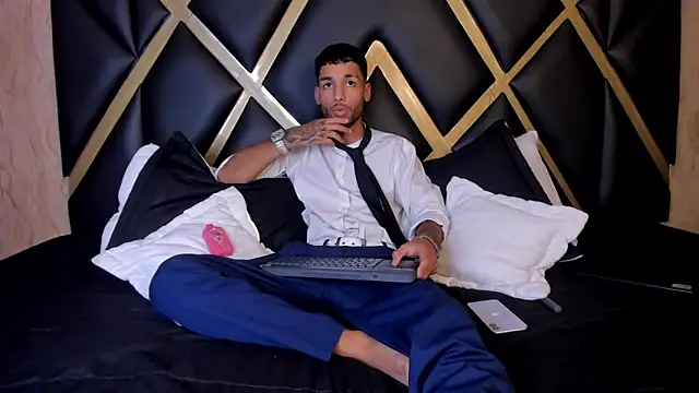 Thiagoferreti online show from March 5, 2026, 3:36 am