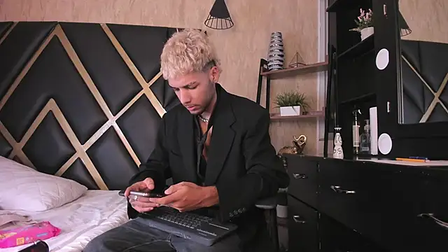 Snapshot of Thiagoferreti chatting on September 13, 2025, 4:01 am Thiagoferreti online show from September 13, 2025, 4:01 am