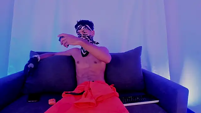 Thiagoferreti online show from November 6, 2025, 7:29 pm