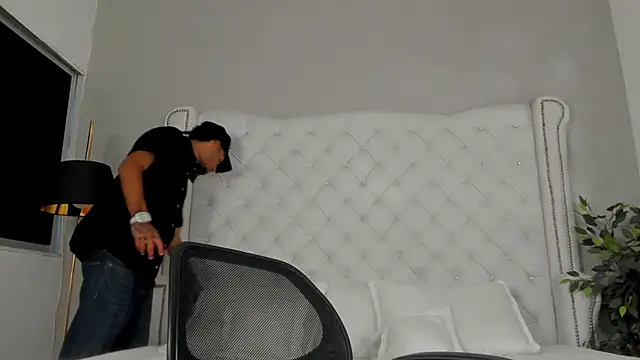 Snapshot of Thiagoferreti chatting on October 24, 2025, 9:36 pm Thiagoferreti online show from October 24, 2025, 9:36 pm