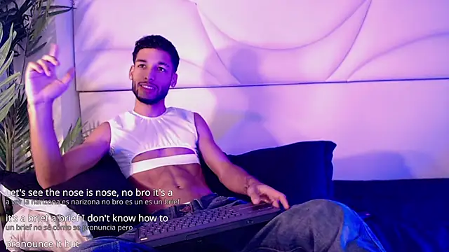 Thiagoferreti online show from April 18, 2026, 1:13 pm