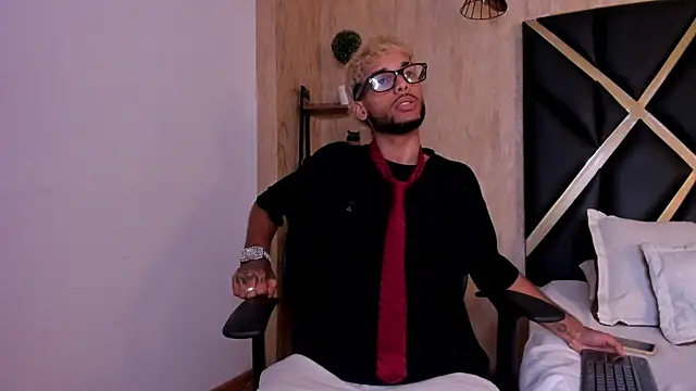 Snapshot of Thiagoferreti chatting on September 27, 2025, 3:34 am Thiagoferreti online show from September 27, 2025, 3:34 am