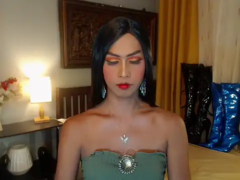 Nathalieheartt online show from September 19, 2025, 1:31 am