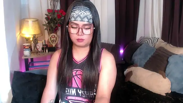 YourSweet-mich online show from April 14, 2026, 6:07 am