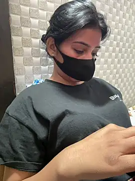 Hot Jaanvi  online show from May 20, 2026, 4:20 am