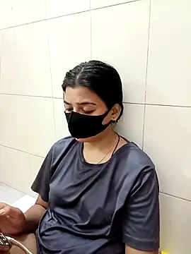 Snapshot of Hot_Jaanvi_ chatting on October 5, 2025, 6:04 am Hot Jaanvi online show from October 5, 2025, 6:04 am