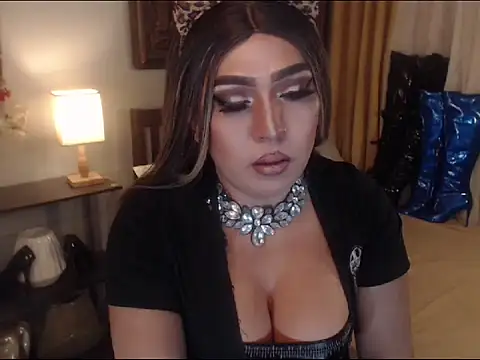 SamanthaAlmazora online show from November 13, 2025, 1:04 pm