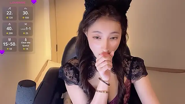 Seraphina-se online show from April 14, 2026, 3:39 pm